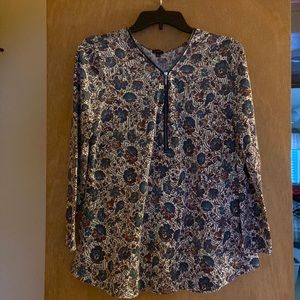 XL long sleeve shirt with blue and purple print